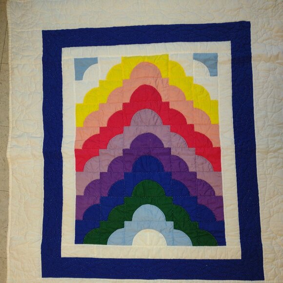 NEW Handmade Stunning Rainbow Baby Quilt/Wall Hanging w Detailed Hand Quilting - Picture 13 of 13